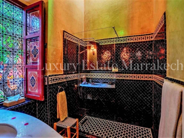 02.-riad-ayadina-marrakech-спальня-atinea-ванная-fr-(2)